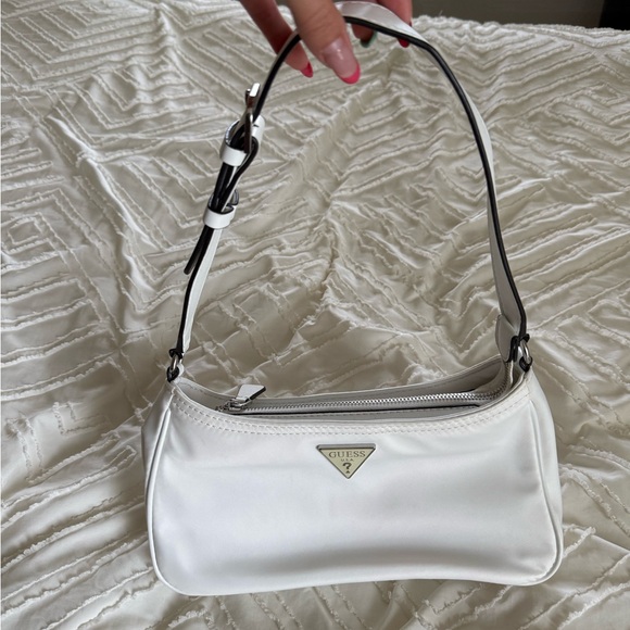 GUESS White Shoulder Bag - Picture 1 of 7